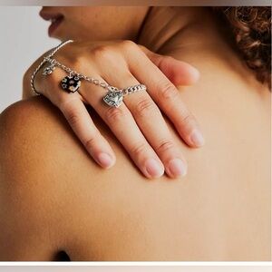 Free people Valentina hand chain NWT